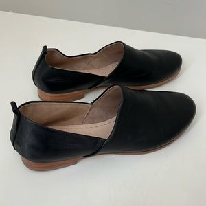 Like new Poppy Barley At Lesiure slip on 2.0 black shoes, sz 7.5 with dust bag